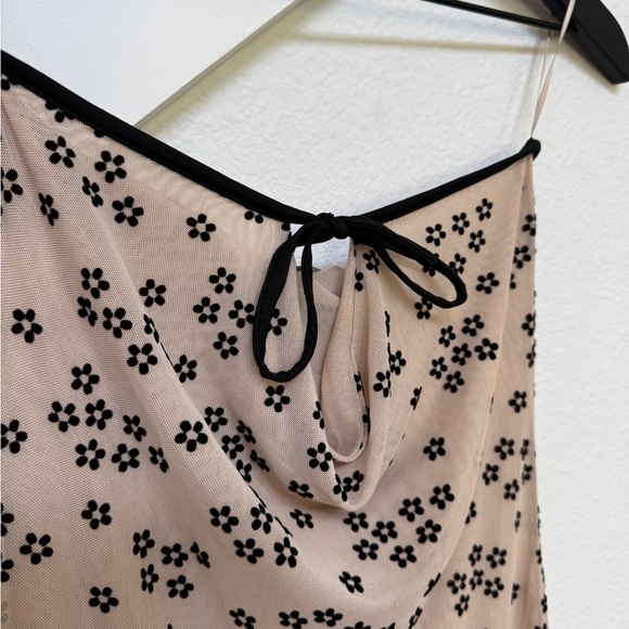 Lioness illuminating Black and Cream Strapless Dress - Picture 4 of 7